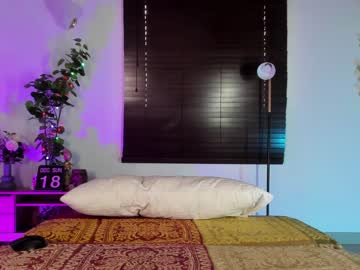 girl
        abiee__ cam image #313838