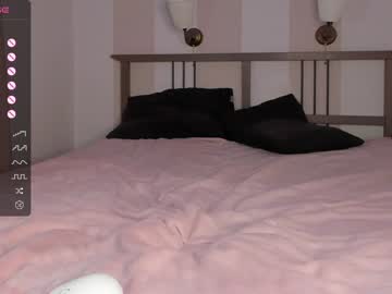 girl
        poisonn_girl cam image #1560463