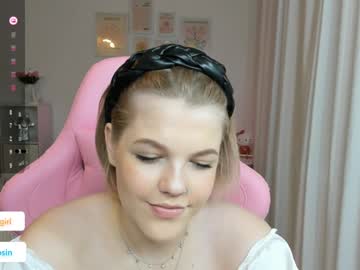 girl
        maya_blonde18 cam image #3714738