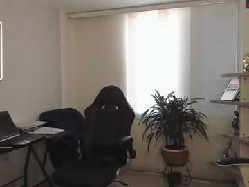 couple
        emillybrowm cam image #136142