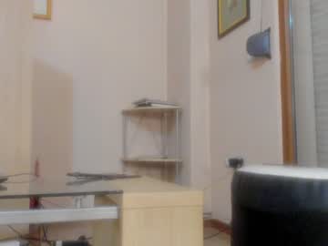 girl
        hotel77777 cam image #2152949