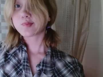girl
        sweetie_jolie cam image #1447339