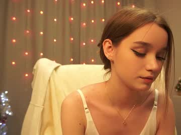 girl
        harrieteasley cam image #3926987