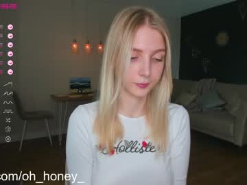 girl
        oh_honey_ cam image #1355066