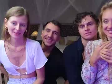 couple
        goddess_marylin cam image #2374769