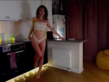 girl
        _eva_001 cam image #1482771