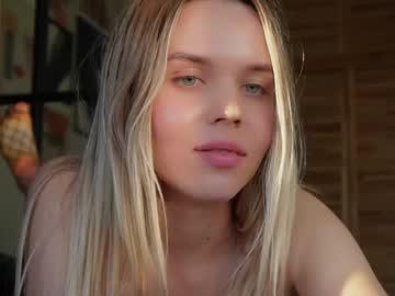 girl
        corni__ cam image #4253569