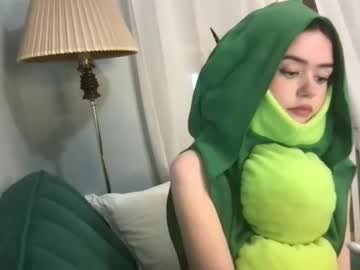 girl
        littlesugarpea cam image #2622346