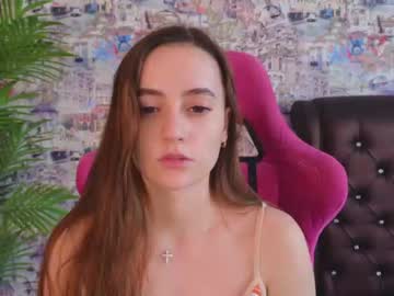 girl
        angelina_new cam image #2355624