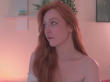 girl
        iara_mi cam image #3660709