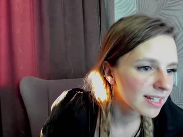 girl
        mila_way cam image #594041