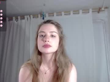 girl
        betty_perez cam image #2429207