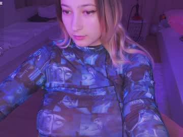 girl
        aveksmr cam image #105304
