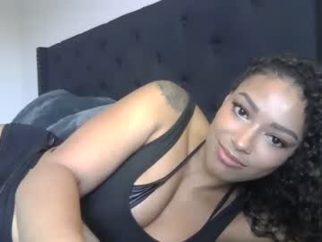 girl
        vivalavictoria cam image #2559453