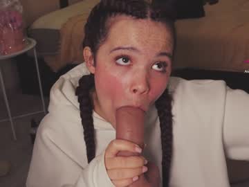 girl
        chery_lady22 cam image #1614245