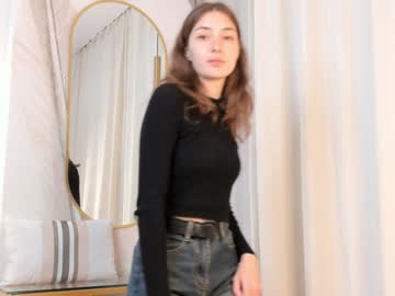 girl
        normadiggle cam image #3425726