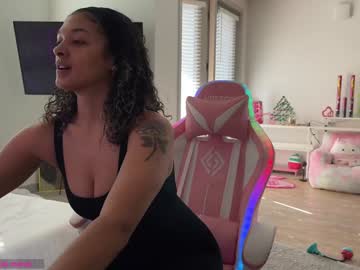 girl
        princess_cece cam image #3933300