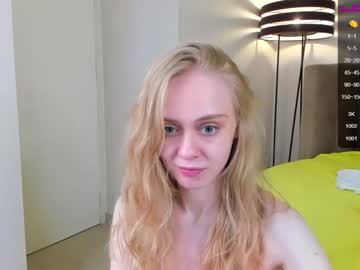 girl
        skyspanker cam image #573561