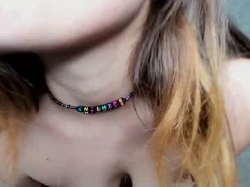 girl
        oladushek18 cam image #1093811