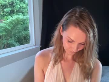 girl
        kaileeshy cam image #220164