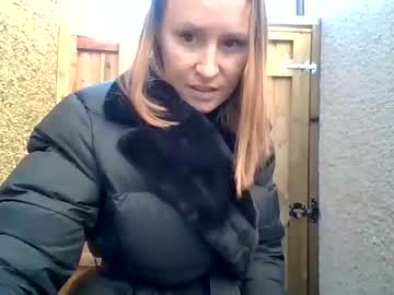 girl
        eatmypie69 cam image #2027301
