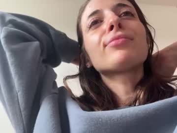 girl
        rosykindred cam image #1640221