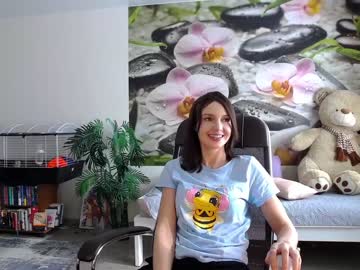 girl
        jennycutey cam image #2393696