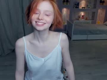 girl
        gingers_hugs cam image #2022613