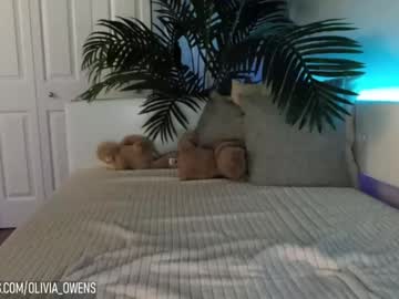girl
        oliviaowens cam image #494294