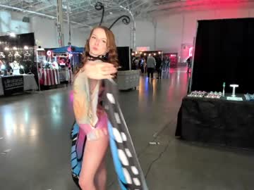 girl
        skyewatson cam image #3531646