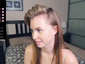 girl
        _wild_orchid_ cam image #1911724
