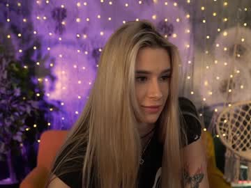 girl
        kira0541 cam image #510555