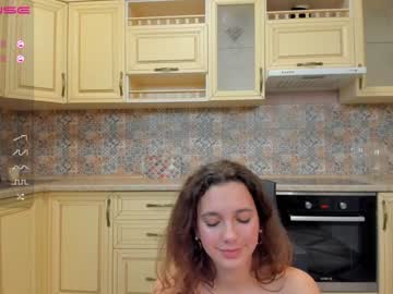 girl
        sallyscotth cam image #1986536
