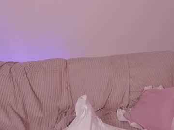 girl
        melissasuns cam image #3138417