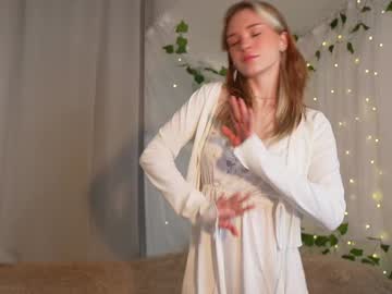girl
        cyberheart_ cam image #3716472