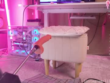 girl
        lil_eva cam image #3301534