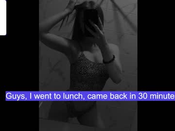 girl
        adrykilly cam image #658115