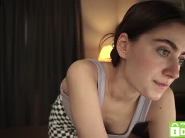 girl
        tessarosse_ cam image #1156088