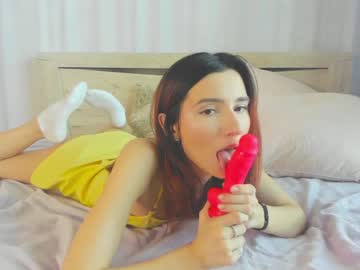 girl
        crystalnut cam image #3155216