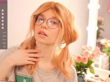 girl
        illegaldream cam image #160789