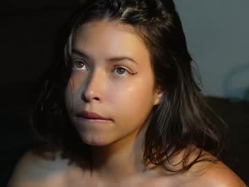 girl
        kozzy_ cam image #4169079