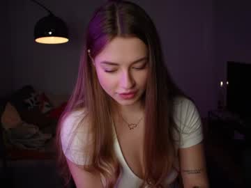 girl
        strawberryjamx cam image #195471