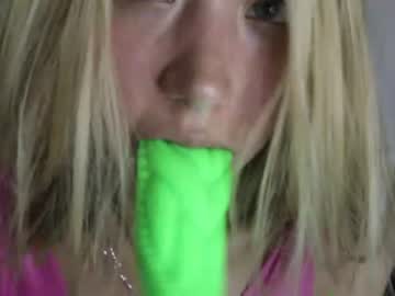 girl
        wendy_daniela cam image #2372815
