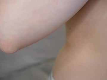 girl
        katiebrach cam image #4099888