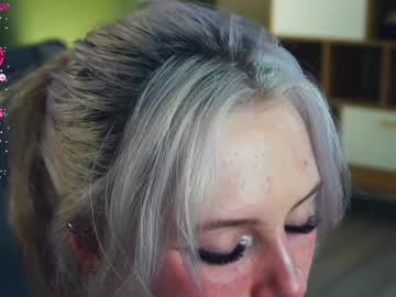 girl
        audreycarvin cam image #3208527