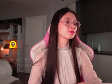 girl
        melissaxcbx cam image #4625612