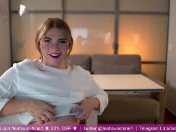 girl
        leahsunshine cam image #1425326