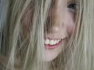 girl
        wendy_daniela cam image #1541400
