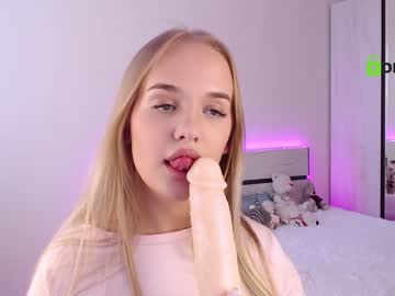 girl
        princess_lolli cam image #422202