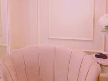 girl
        gwenbanks cam image #3343557